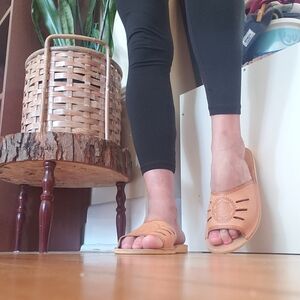 🏷Handcrafted Leather Slides from India - size 39 - 40